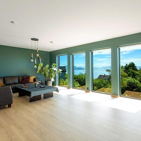 Central Sea View Villa Stord Buitenkant foto