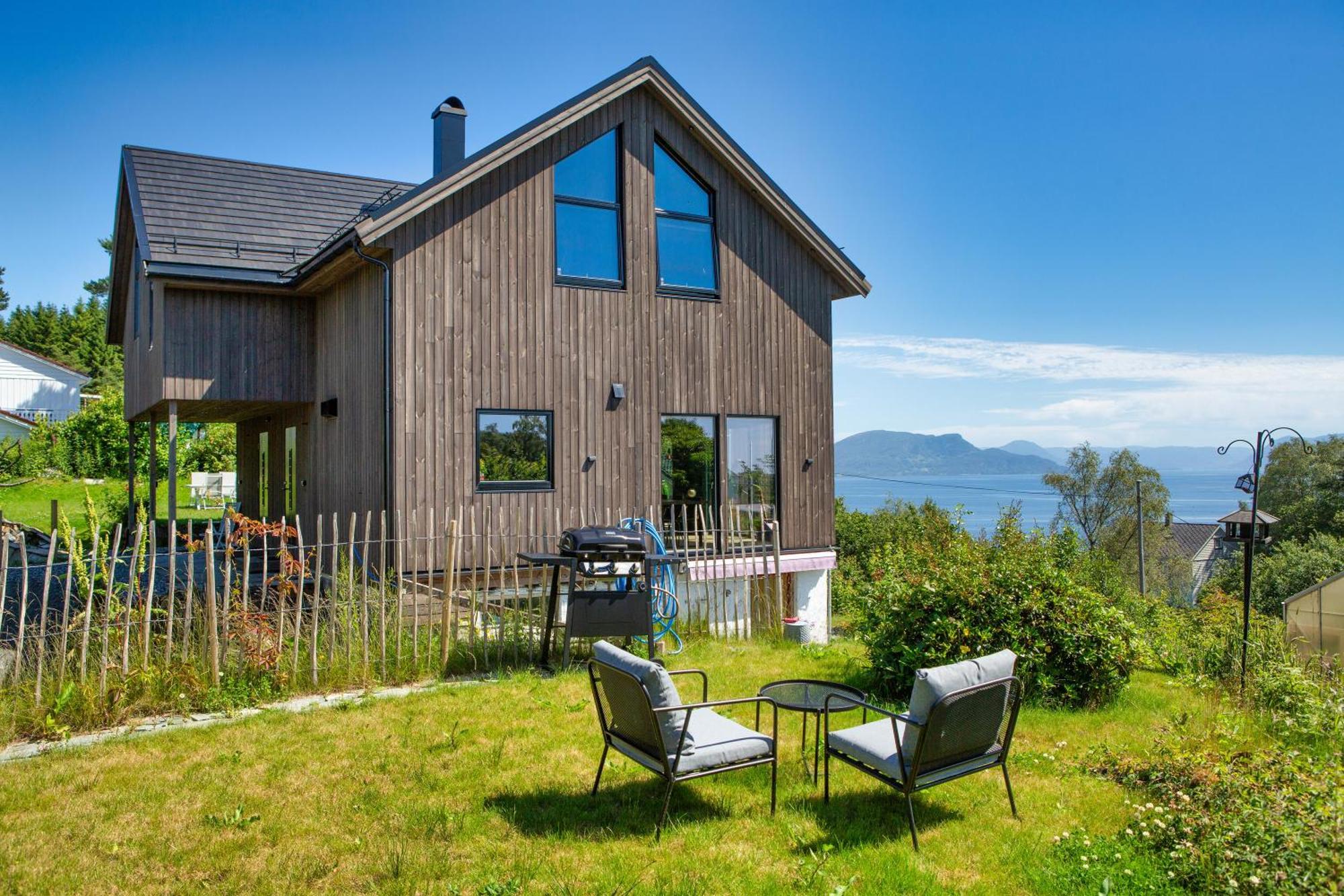 Central Sea View Villa Stord Buitenkant foto