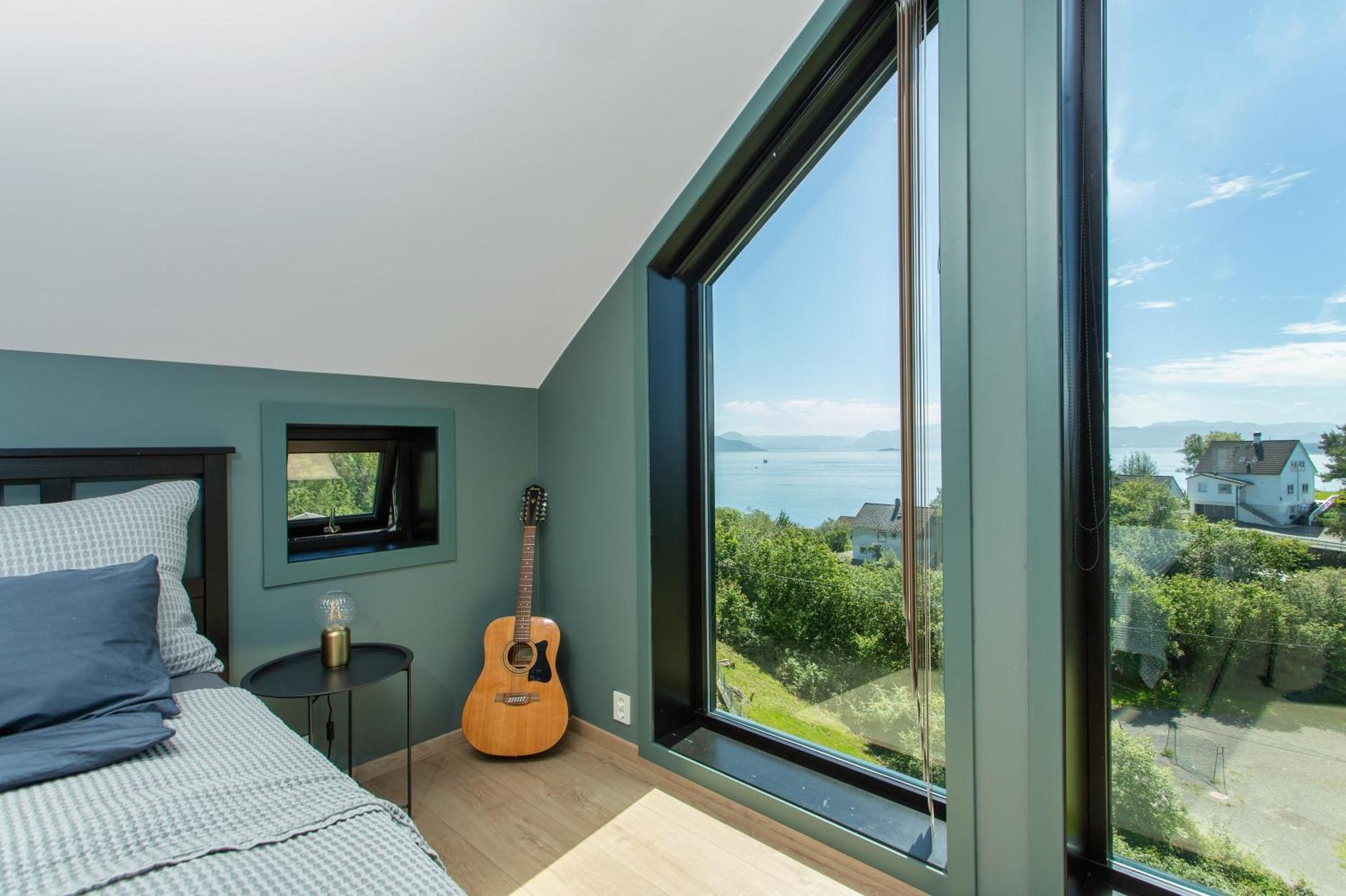 Central Sea View Villa Stord Buitenkant foto